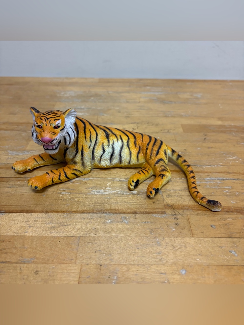 Vintage AAA Bengal Tiger Hard Rubber PVC Realistic Animal Figure 8" long